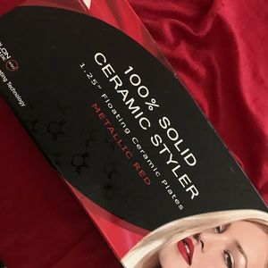 Red ceramic hair straightener